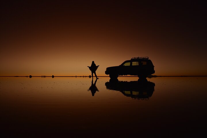 5-Hour Uyuni Salt Flat Tour Stargazing and Sunset/Sunrise In Group