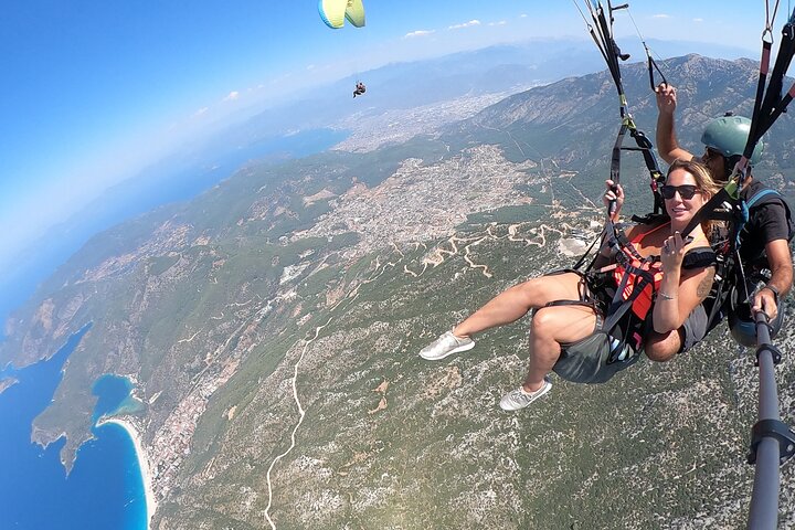 Oludeniz Paragliding Fethiye Turkey, Additional Features