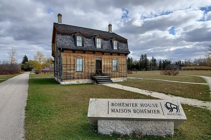Wonderful Winnipeg: 3 Smartphone Audio Guided Walking Tours