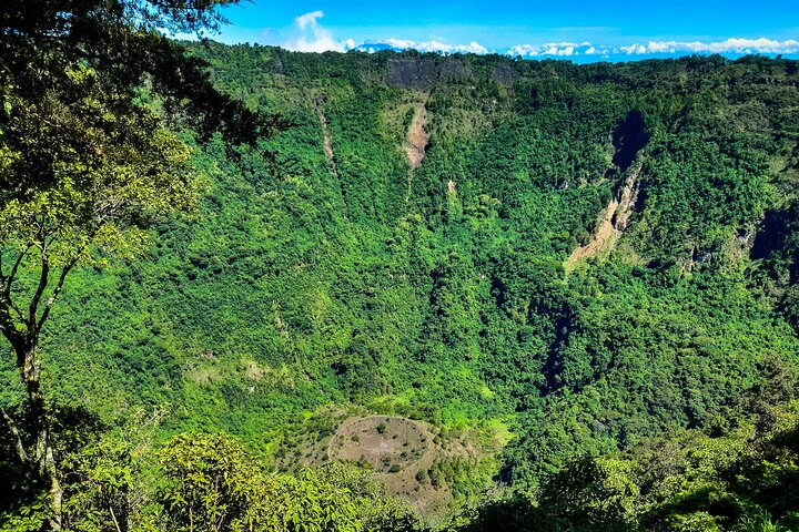 San Salvador Tour: Devil’s Door, Volcano, Slide & Historic Center