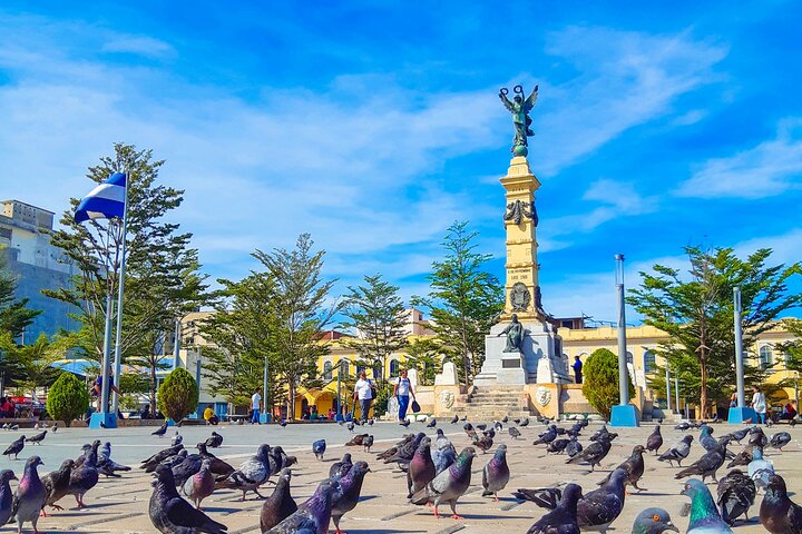 San Salvador Tour: Devil’s Door, Volcano, Slide & Historic Center