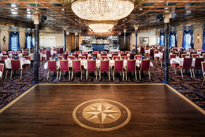 2 HR Savannah Riverboat Dinner Cruise with Onboard Entertainment