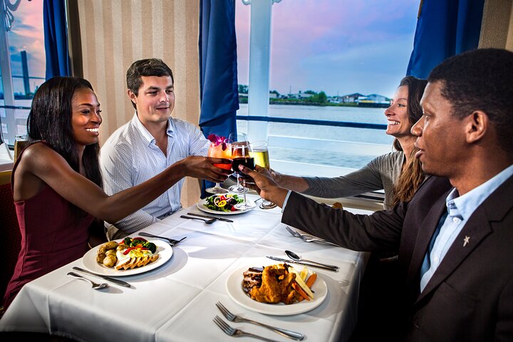 2 HR Savannah Riverboat Dinner Cruise with Onboard Entertainment