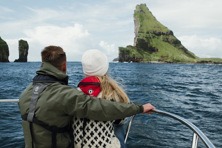 Exclusive 1,5 Hour Drangarnir Boat Tour