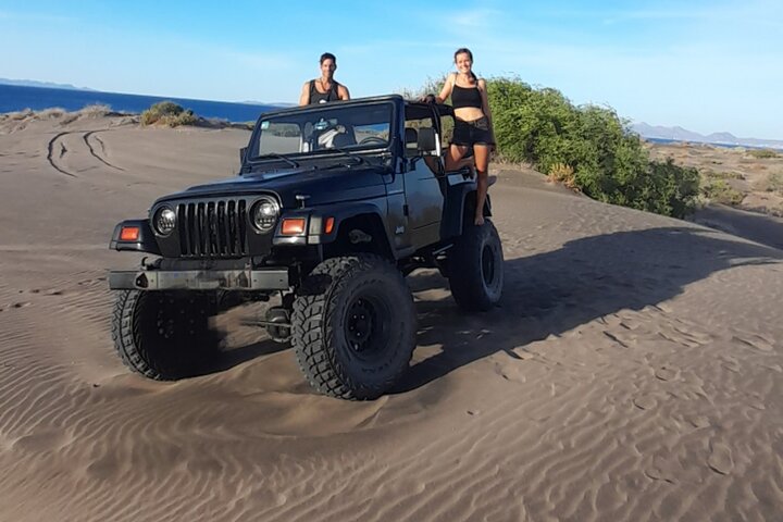 Sandboarding in the Mogote Dunes in Mexico