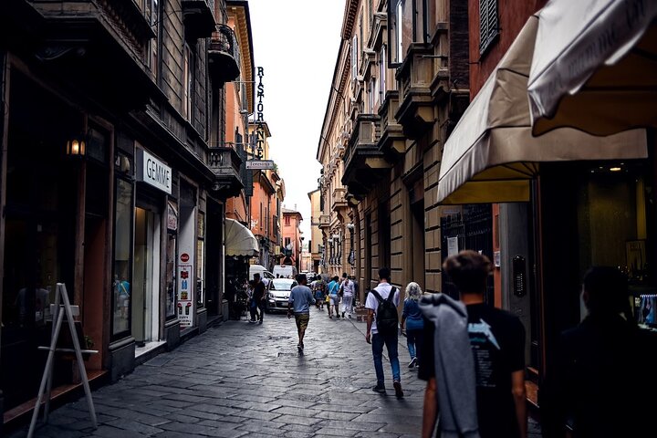 Bologna Food & Market Tour with Local Dishes, Pasta, Wines & More