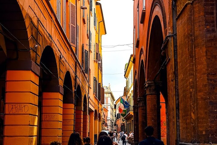 Bologna Food & Market Tour with Local Dishes, Pasta, Wines & More