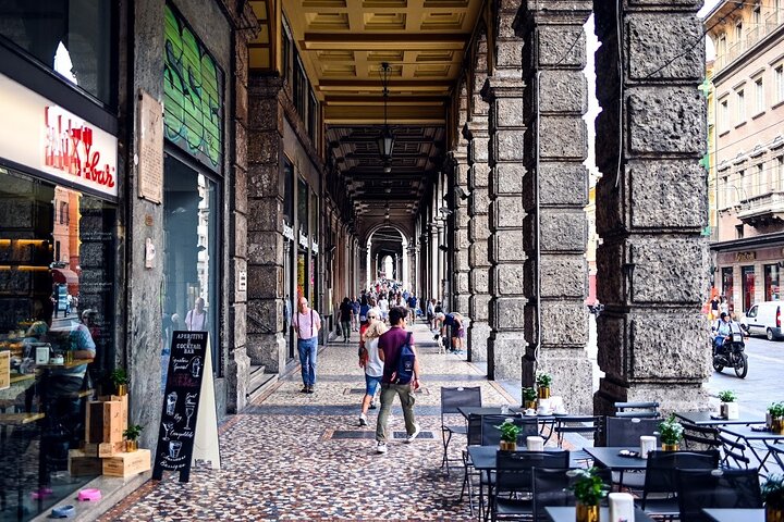 Bologna Food & Market Tour with Local Dishes, Pasta, Wines & More