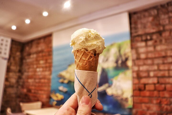 Dublin Historical Centre Food Tour with 7 Food Tastings & Drinks