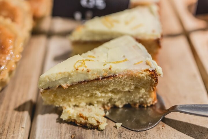 Dublin Historical Centre Food Tour with 7 Food Tastings & Drinks