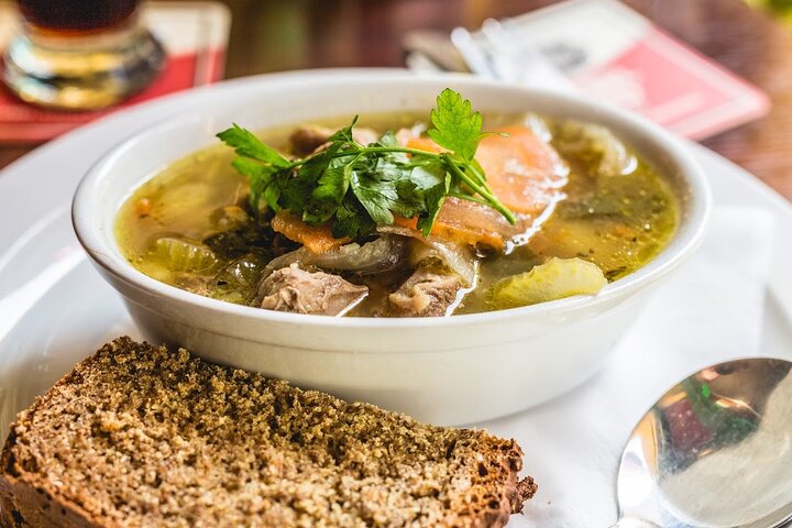Dublin Historical Centre Food Tour with 7 Food Tastings & Drinks