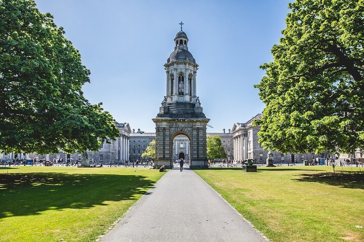 Dublin Historical Centre Food Tour with 7 Food Tastings & Drinks