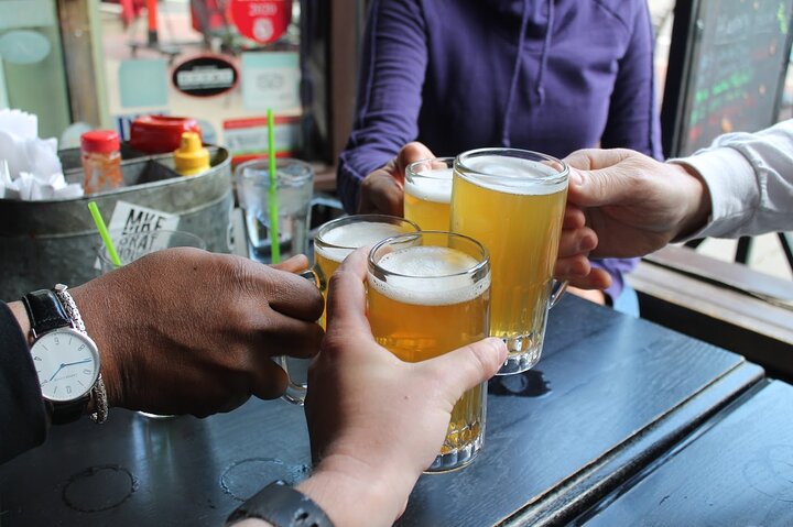 Milwaukee Food Tour with 5 Local Favorites Tastings & Secret Dish