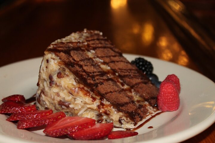 Milwaukee Food Tour with 5 Local Favorites Tastings & Secret Dish