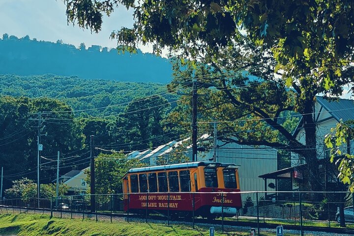 Derailed Adventure – Chattanooga Trolley & Train Combo Tour