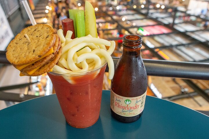 Milwaukee Food Tour with 5 Local Favorites Tastings & Secret Dish