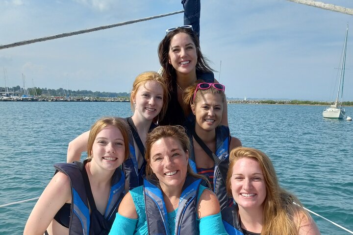 2 Hour Sailing Adventure in Lake Michigan (up to 6 people)