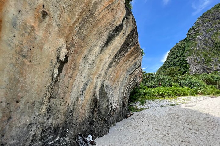 Phi Phi Island Adventure Day Tour from Phuket Speedboat/Catamaran