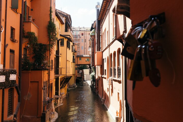 Bologna Food Tour: Taste Local Specialties, Pasta, Wine & Gelato