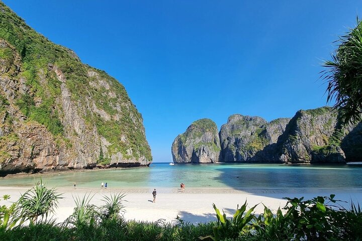 Best of Phi Phi Island Adventure Day Tour with Lunch from Phuket