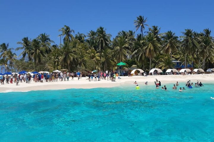 Boat Tour to Johnny Cay & Aquarium in San Andres Island