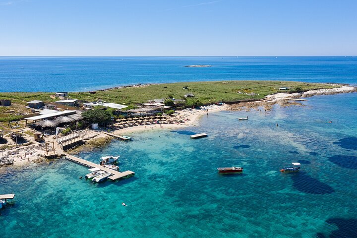 Medulin: All-Inclusive Pirate Boat Tour to Kamenjak Cave & Levan