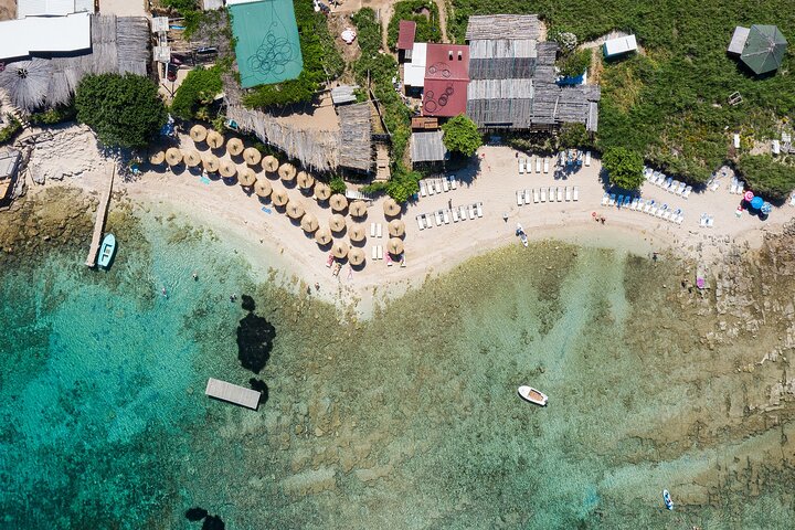 Medulin: All-Inclusive Pirate Boat Tour to Kamenjak Cave & Levan