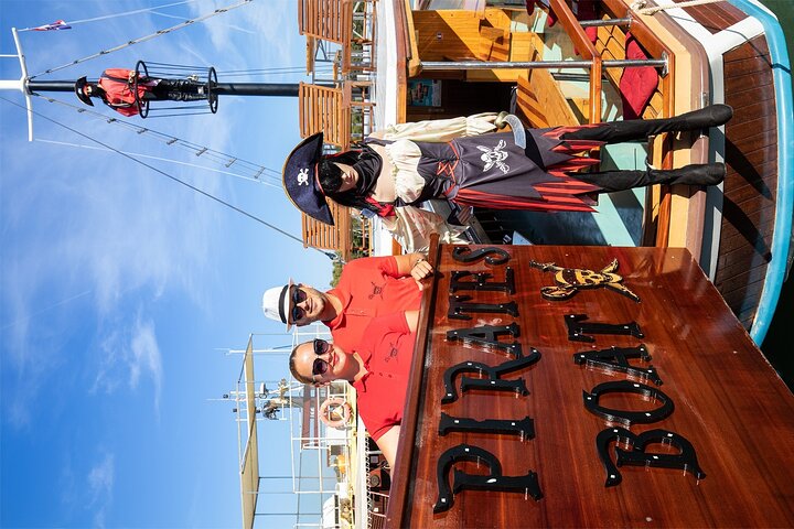 Medulin: All-Inclusive Pirate Boat Tour to Kamenjak Cave & Levan