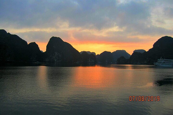 Lan Ha - Ha Long Bay - Dau Be island 2D/1N from Cat Ba in less touristy areas.