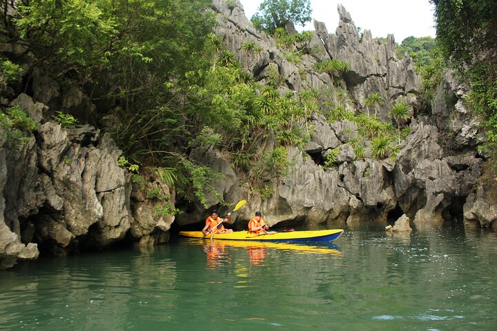 Lan Ha - Ha Long Bay - Dau Be island 2D/1N from Cat Ba in less touristy areas.