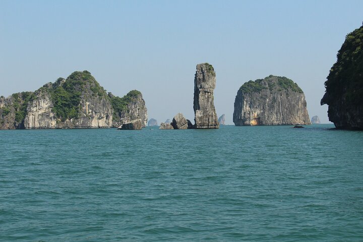 Lan Ha - Ha Long Bay - Dau Be island 2D/1N from Cat Ba in less touristy areas.