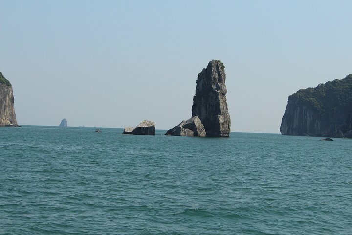Lan Ha - Ha Long Bay - Dau Be island 2D/1N from Cat Ba in less touristy areas.