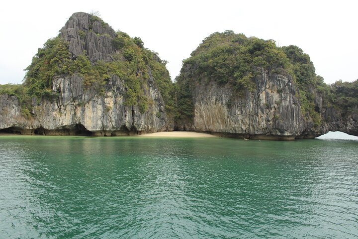 Full day trip to Lan Ha-Ha Long Bay from Cat Ba, avoid the crowds