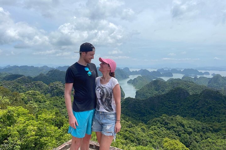 Lan Ha - Ha Long Bay - Dau Be island 2D/1N from Cat Ba in less touristy areas.
