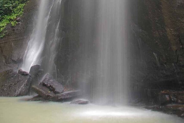 East Coast Horseback Riding & Waterfall Excursion