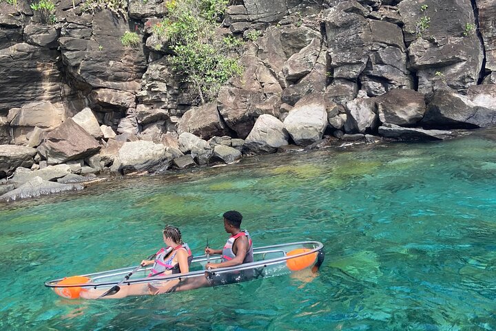 Crystal kayaking in St. Vincent - Siteseeing with Cass
