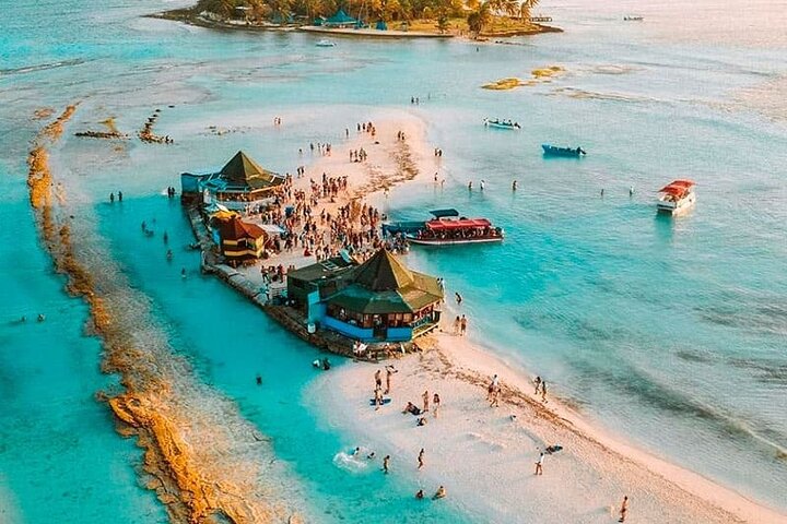 Boat Tour to Johnny Cay & Aquarium in San Andres Island