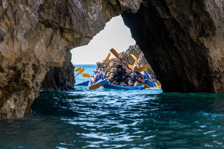 Sesimbra : Guided Kayak Tour in Arrábida Natural Park & Caves