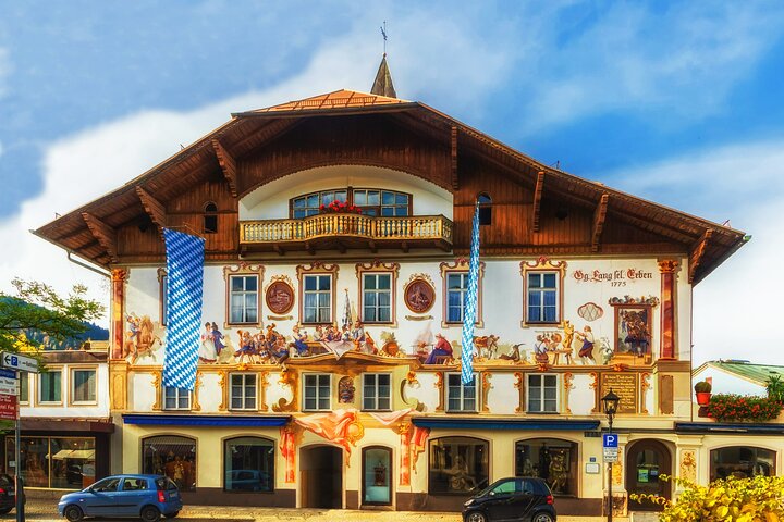 Private Tour to Neuschwanstein Castle & Linderhof from Munich