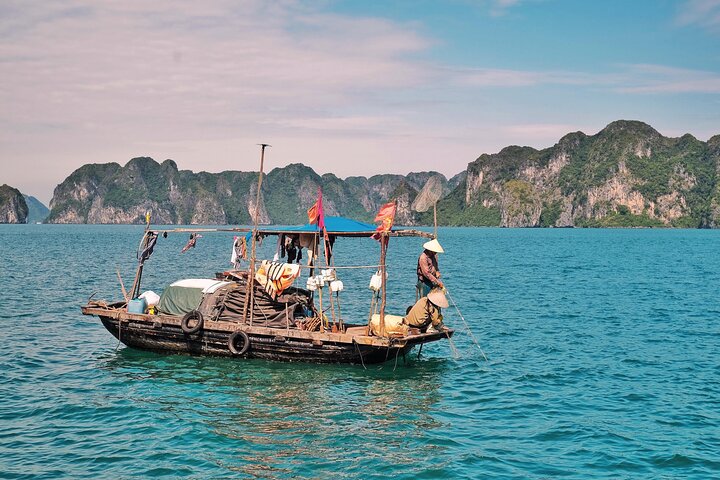 Full day trip to Lan Ha-Ha Long Bay from Cat Ba, avoid the crowds