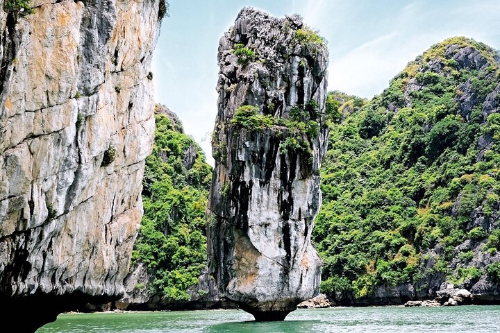 Full day trip to Lan Ha-Ha Long Bay from Cat Ba, avoid the crowds
