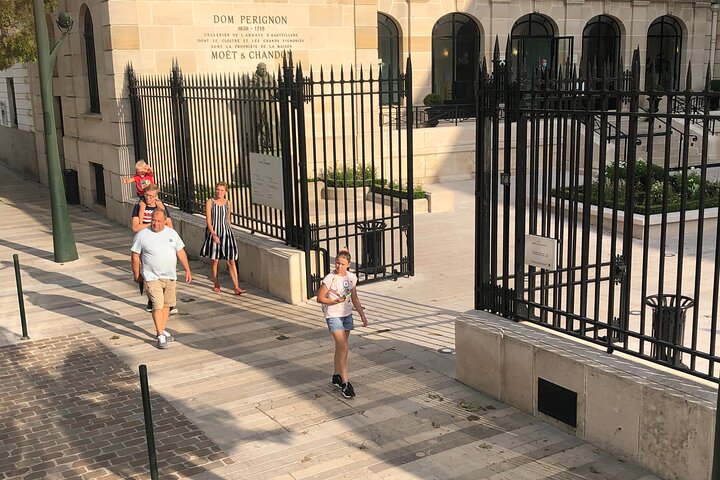 Épernay and Champagne Open-Top Bus Tour with 3 Tastings