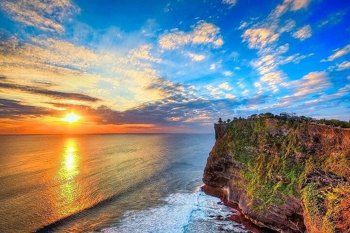 Private Uluwatu Sunset Tour with Kecak Dance and Dinner