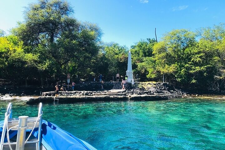 Kona Snorkel Tour: Captain Cook Reef Snorkel, Dolphin & Sea Caves