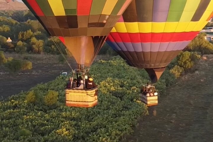 Balloon flight + pick up in CDMX + Breakfast in Cave + Pyramids