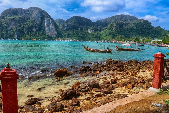 Phi Phi Islands Speedboat Full-Day Tour from Phuket +Buffet Lunch