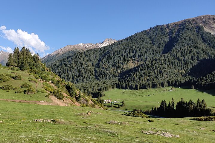 10-Hour Private SUV Tour Along the Grigorievsky and Semenovsky Gorges