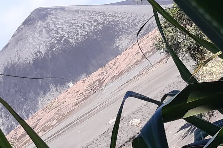 Full-Day Private Tour to Yakel Village, Waterfall and Mt Yasur Volcano
