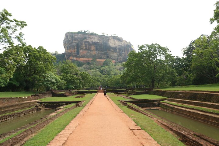 Private 8 Days Tour in Sri Lanka with Transfer and Accommodation