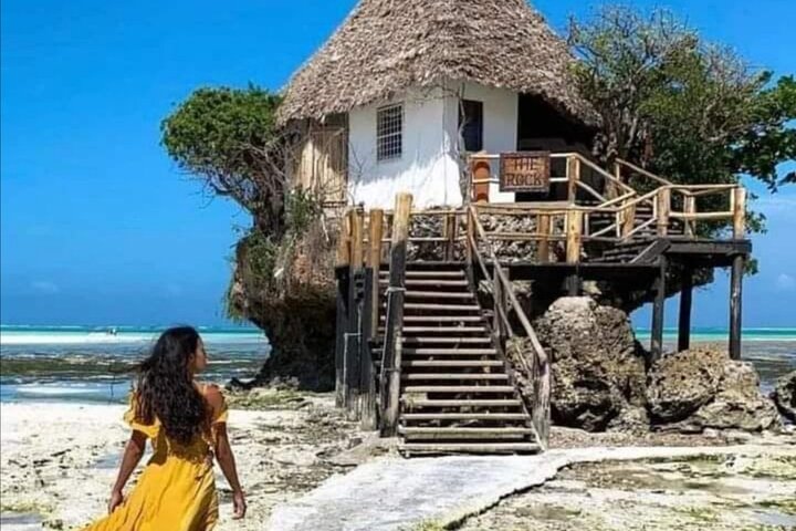 Taxi Transfer To The Rock Restaurant - safe and reliable